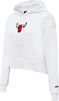 Pro Standard Women's Chicago Bulls Cropped Fleece Pullover Hoodie