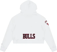 Pro Standard Women's Chicago Bulls Cropped Fleece Pullover Hoodie