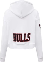 Pro Standard Women's Chicago Bulls Cropped Fleece Pullover Hoodie