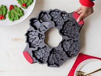 Lodge Seasoned Cast Iron Holiday Pan