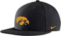 Nike Men's Iowa Hawkeyes Black Pro Flatbill Hat