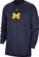 Nike Men's Michigan Wolverines Navy Spotlight Long Sleeve Shirt