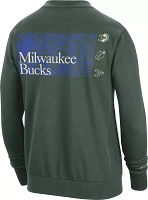 Nike Men's Milwaukee Bucks Courtside Standard Issue Crewneck Sweater