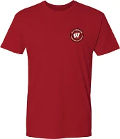 Great State Clothing Men's Wisconsin Badgers Red Whiskey Label T-Shirt