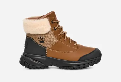 UGG® Women's Yose Fluff V2 Leather Cold Weather Boots in Chestnut