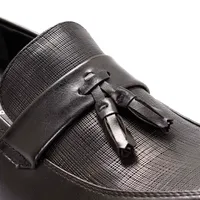 Zapatos negros para hombre con colgantes Dorothy Gaynor