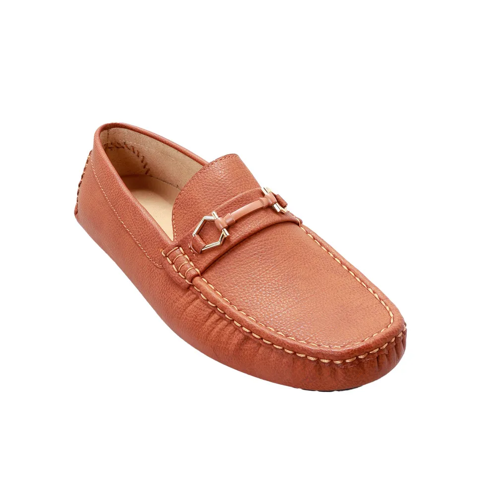 Mocasines color tan para hombre con hebilla dorada Dorothy Gaynor