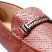 Mocasines color tan para hombre con cinta trenzada Dorothy Gaynor