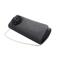 Clutch Flor color negro