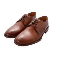 Zapatos Oxford color cognac con detalle perforado de puntos