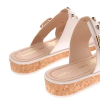 Sandalias Ariana color blanco con doble hebilla y estoperoles