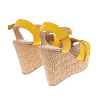 Sandalias Angelina color amarillo con cintas entrelazadas y cuña