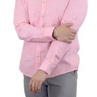 Camisa rosa con cuello mao