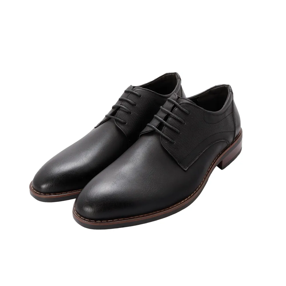 Zapatos Steven color negro liso con detalle de perforado