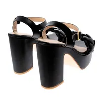 Sandalias Ariana color negro con doble plataforma y cinta trenzada