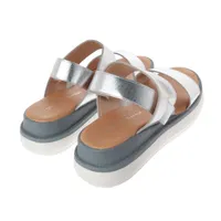 Sandalias Ariana color plata con cintas ajustables y suela confort