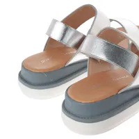 Sandalias Ariana color plata con cintas ajustables y suela confort