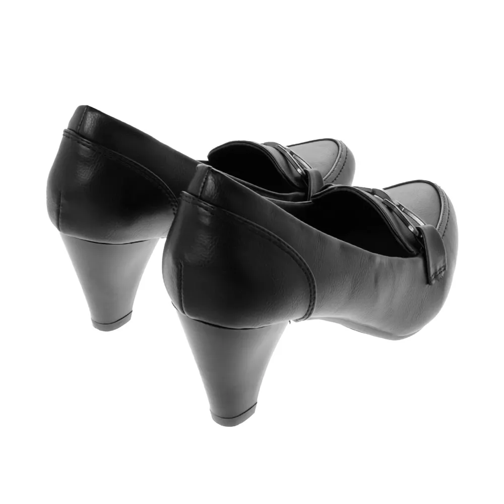 Zapatilla Kate color negro confort con hebilla y tacón cuadrado