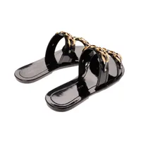 Sandalias Mariel color negro con cadenas oro