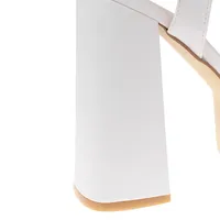 Sandalias Ariana color blanco con triple cinta en empeine