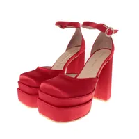 Zapatillas Angelina color rojo con doble plataforma