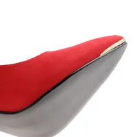 Zapatilla Cameron color rojo con tacón de aguja