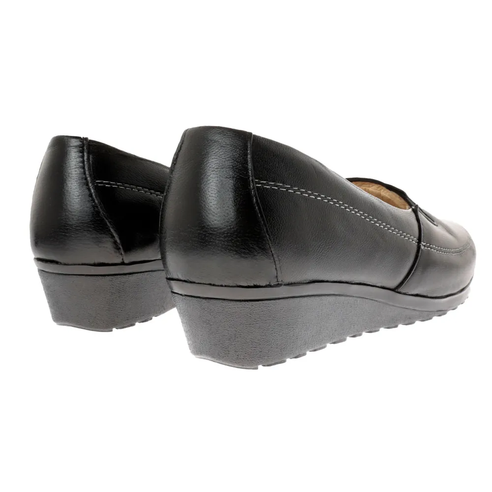 Mocasín Susana confort color negro con tacón bajo y elástico