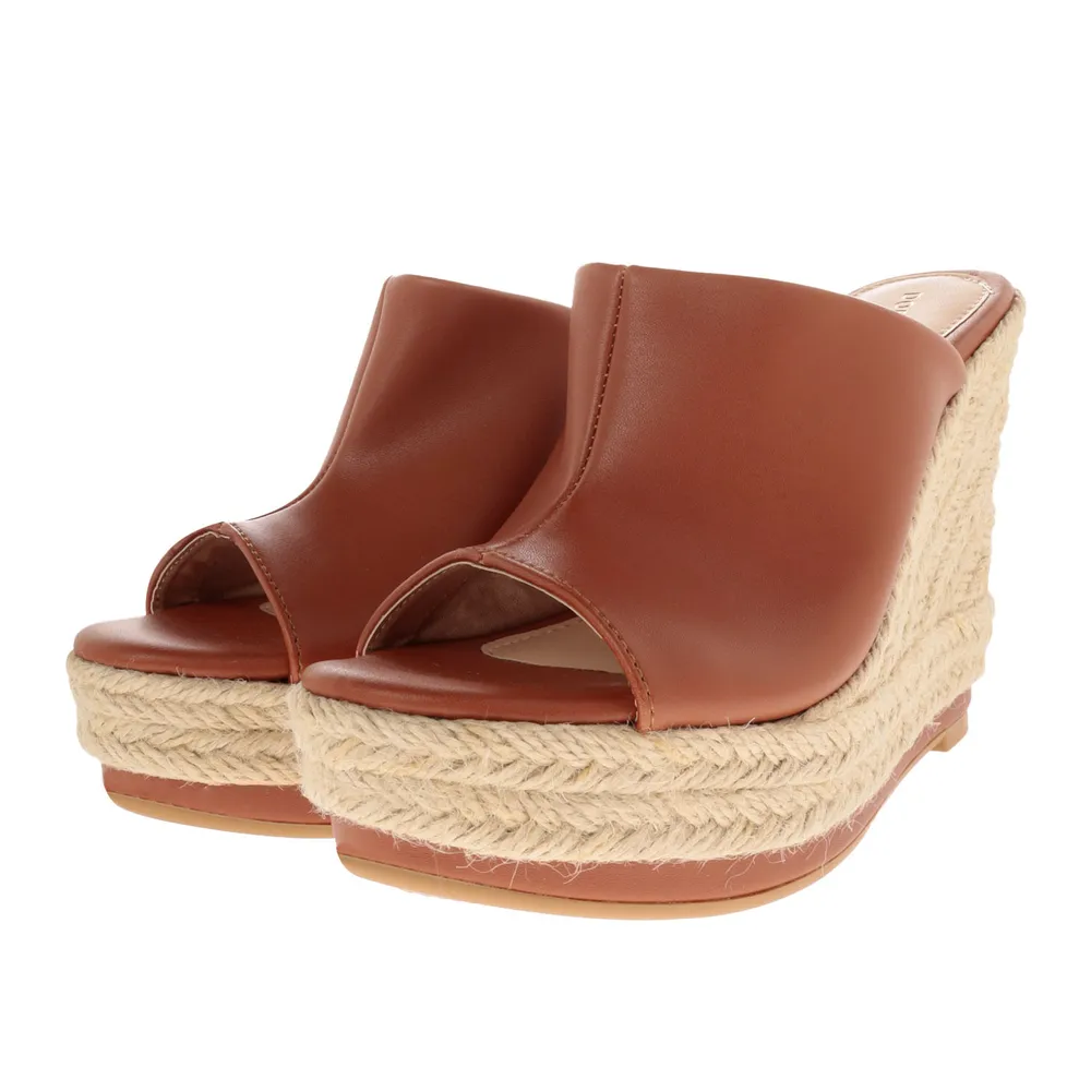 Sandalias Mariel color camel cuña elevada