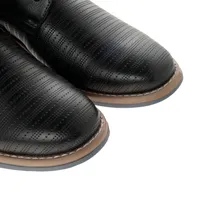 Zapatos Paulo color negro con perforado y detalle de mezclilla