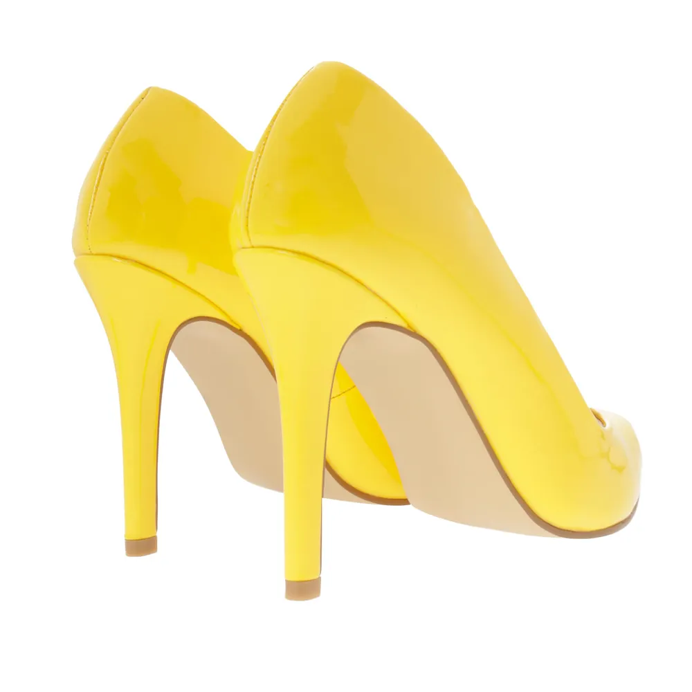 Zapatillas Liliana color amarillo charol