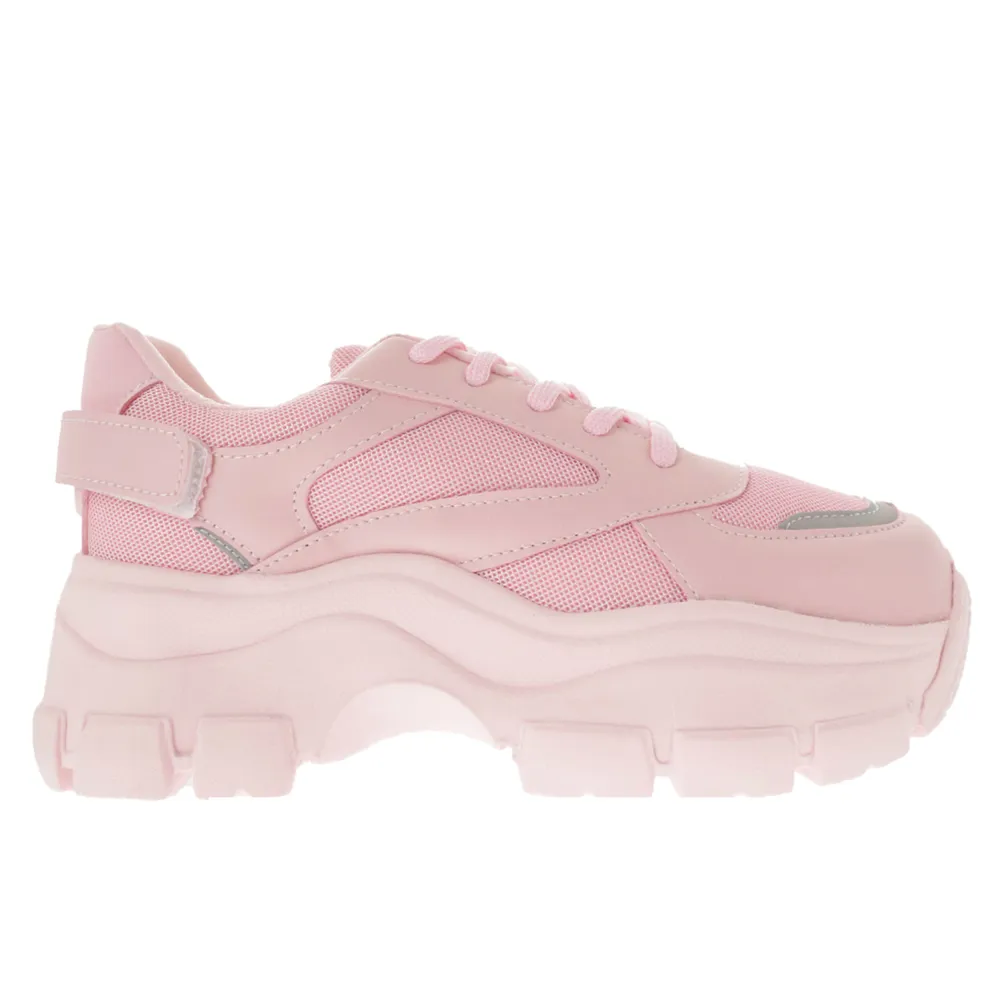 Tenis Rosalía color rosa con suela alta