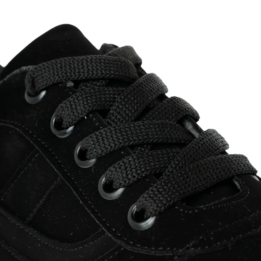 Tenis Abigail color negro con suela de goma blanca