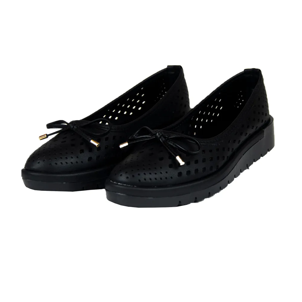 Balerina Nicky color negro con perforado