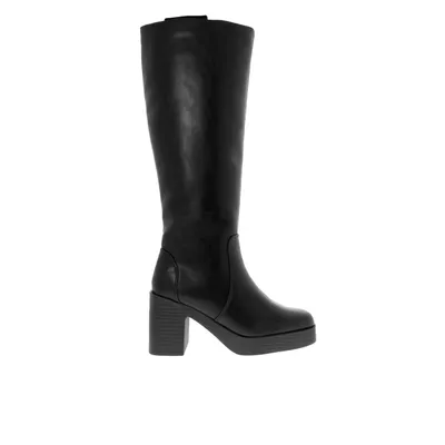 Bota Esthefy color negro con tacón cuadrado