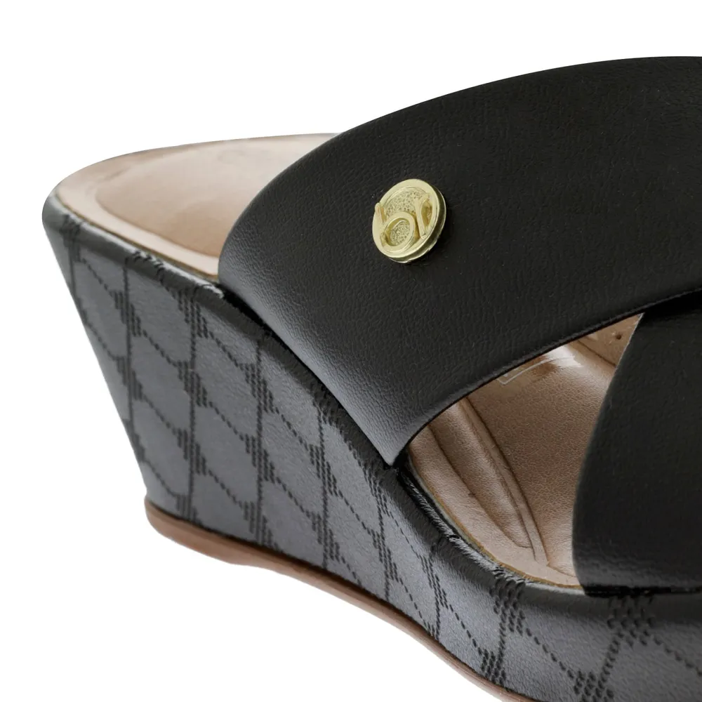 Sandalias Auro color negro confort media cuña