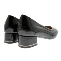 Zapatillas Cardi color negro textura croco