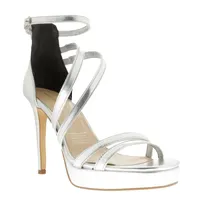 Sandalias Lesly color plata textura brillosa