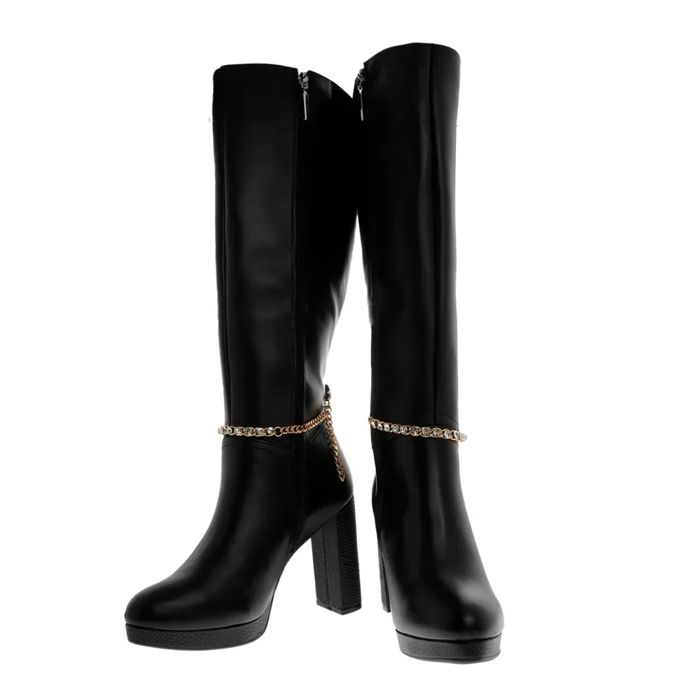 Botas Ruth color negro con cadena