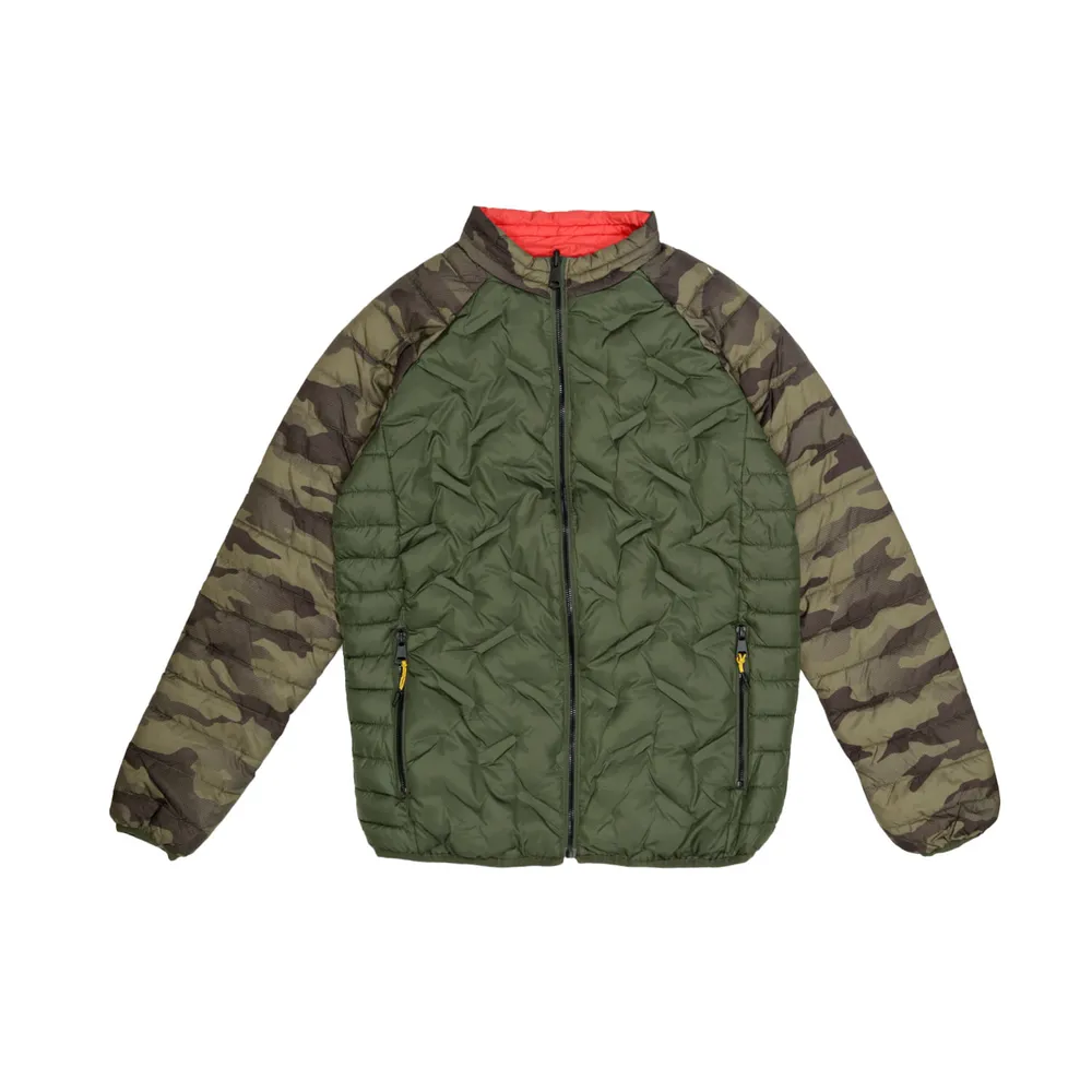 Chamarra capitonada color olivo militar para hombre