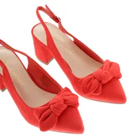 Zapatillas color rojo con moño y tacón cuadrado