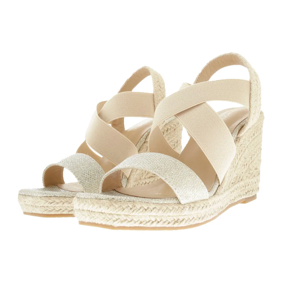 Sandalias color beige con ajuste de resorte