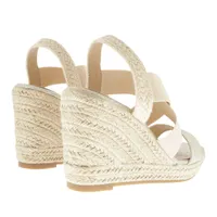 Sandalias color beige con ajuste de resorte