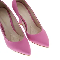 Zapatillas Maribel color fucsia textura lisa