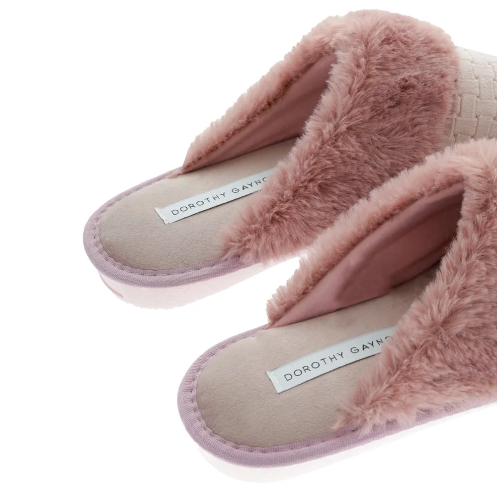 Pantufla Loly color lila con peluche