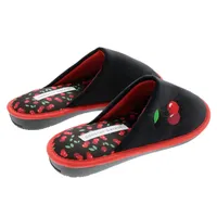 Pantufla Loly color negro cerezas