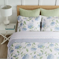Trisa Quilt Set