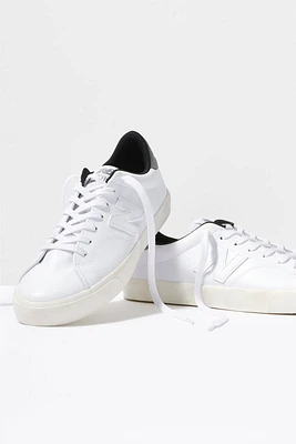 CT210 Sneaker