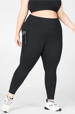 Fabletics On-the-Go High-Waisted Capri Womens plus Size 4X