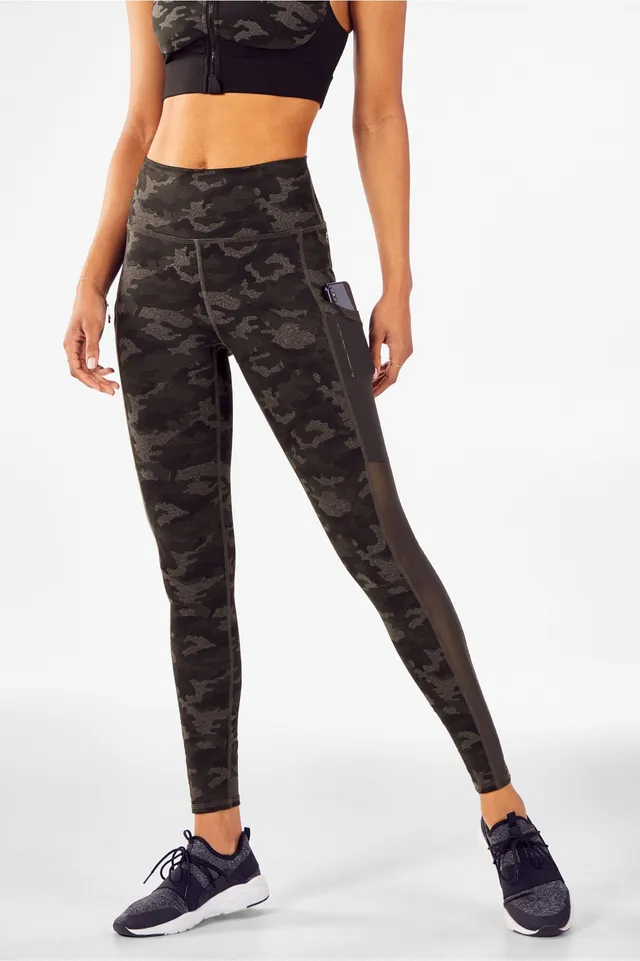 Fabletics On-The-Go High-Waisted 6 Short Womens Charcoal Camo Size XXS