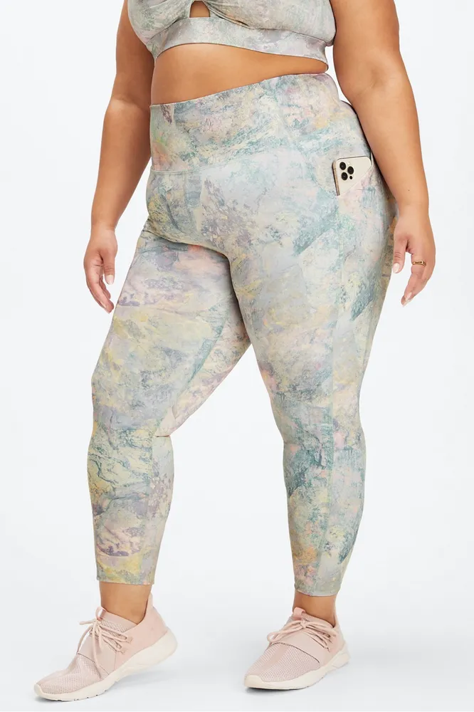 Fabletics Oasis High-Waisted 7/8 Legging Womens Moonrock plus Size 3X